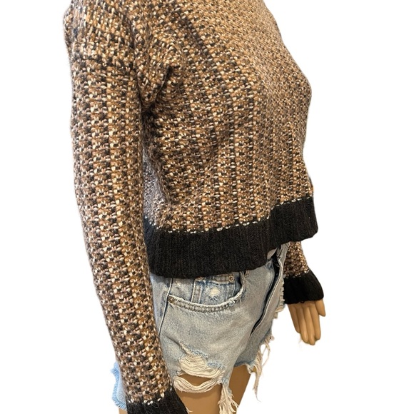 Beautiful Italian made cropped sweater ππ» - Picture 8 of 11